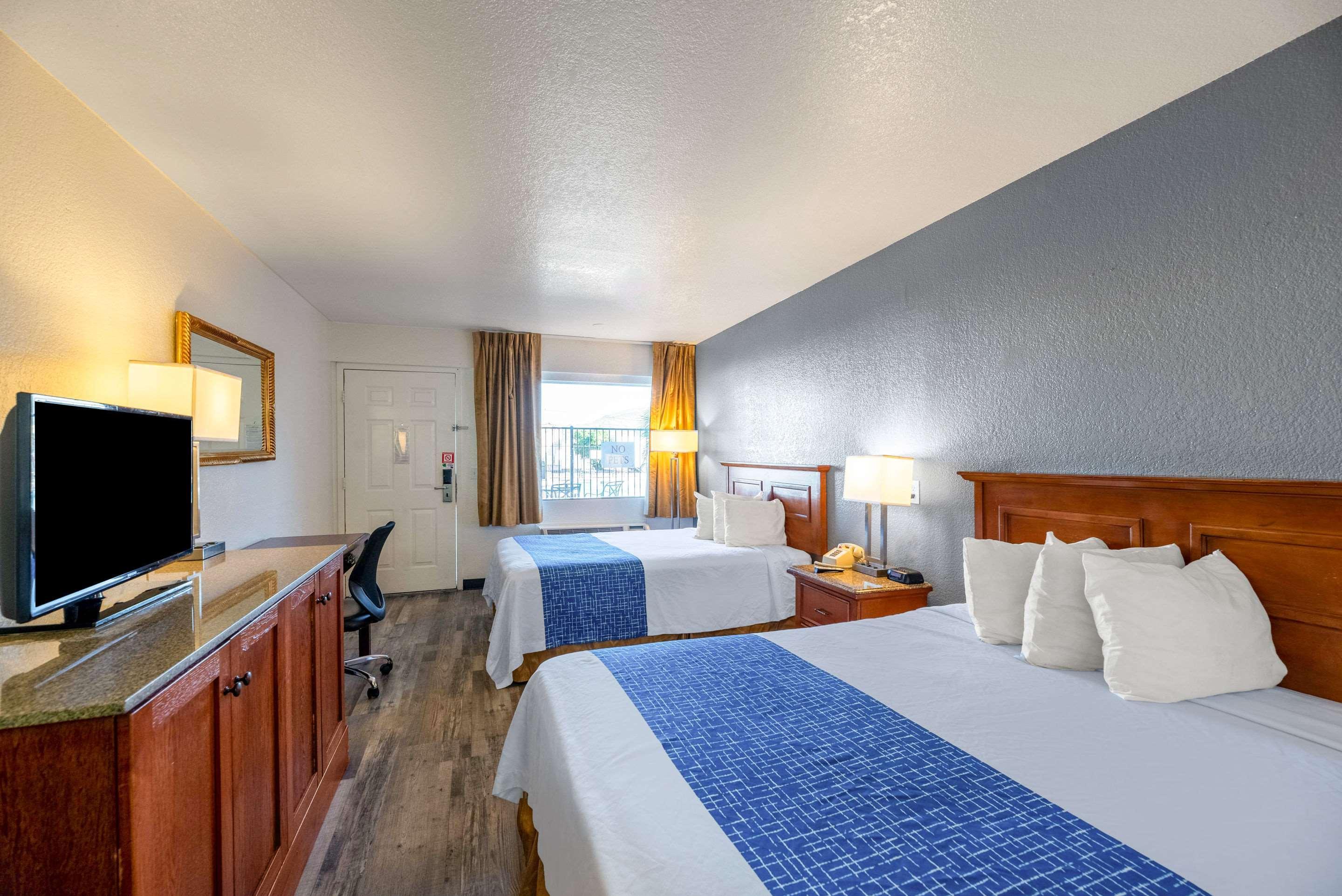 Econo Lodge Phoenix Exterior foto